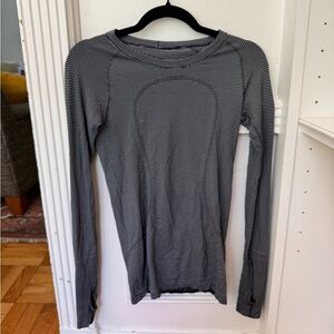 Lululemon long sleeve shirt